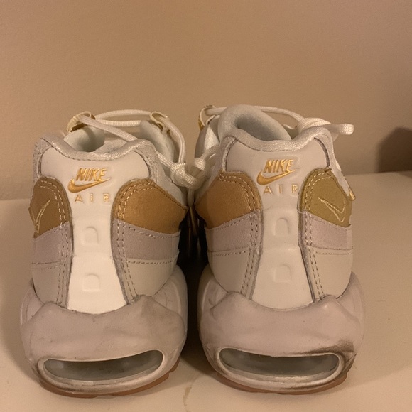 ✨**LAST CHANCE** Women’s Desert Sand/Gold Nike Air Max 95 size 8.5 ✨ - Picture 6 of 9